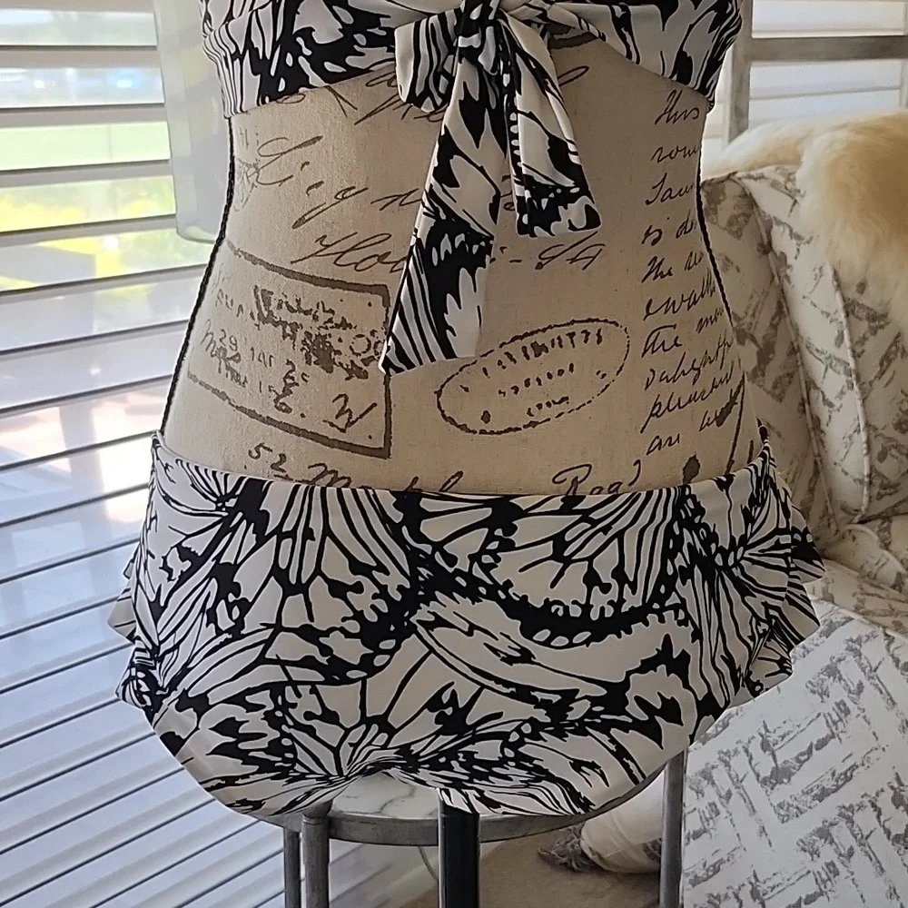 Floral Ruffled Bikini - Picture 5 of 8